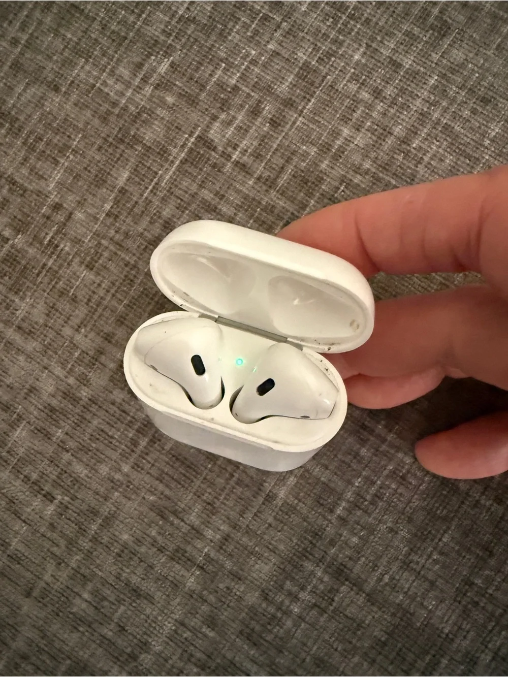 White Wireless AirPods with Charging Case